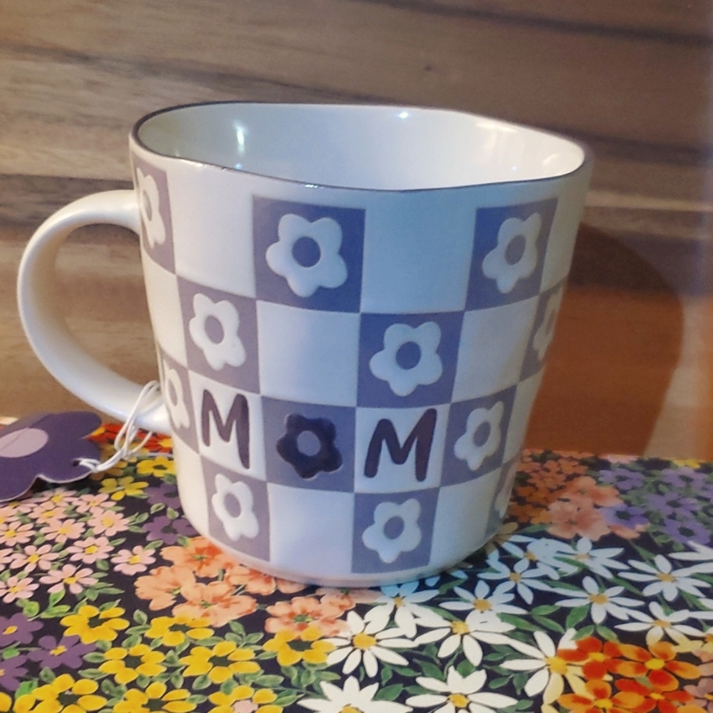Mom Mug‎ - Picture 3 of 3